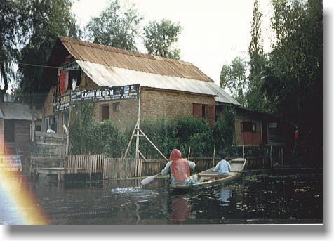 �Ώ�̃z�e���̓{�[�g